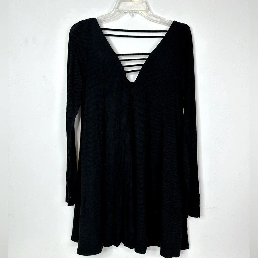BP Tunic Top‎ Women's Small Ribbed Long Sleeve Strappy Cage V-Neck Black